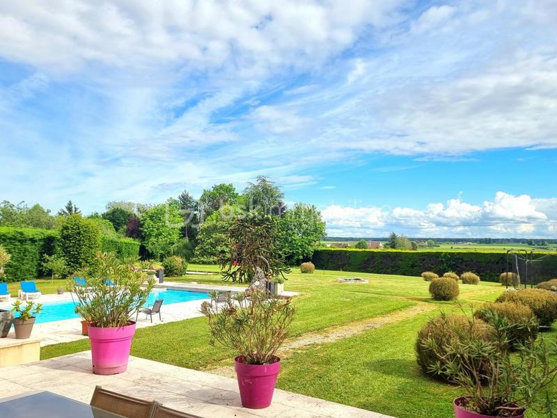 Maison en pierre - 245 m² - 8 pièces