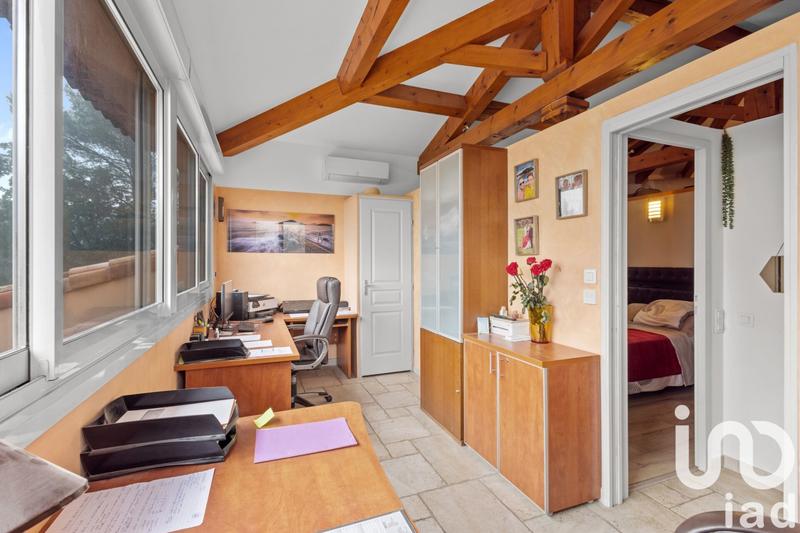 Maison - 250 m² - 7 pièces