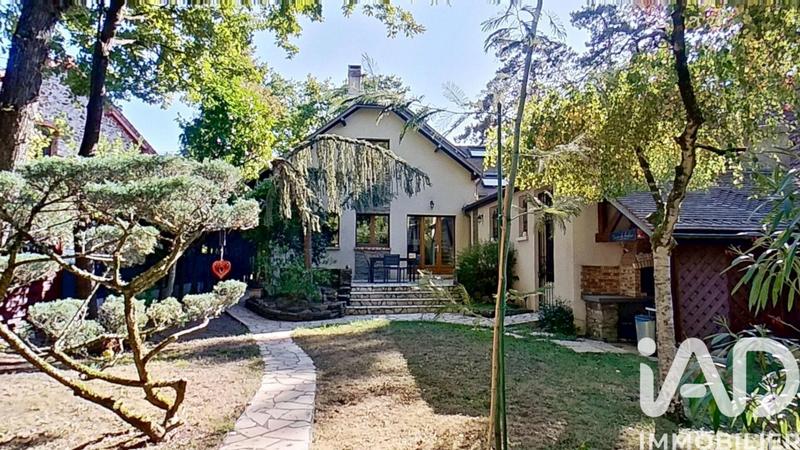 Maison - 180 m² - 9 pièces