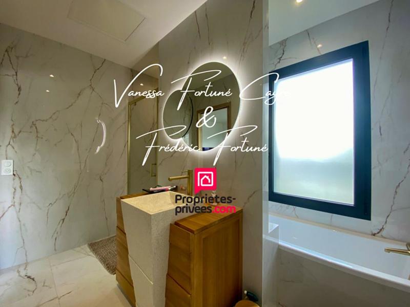 Maison - 190 m² - 5 pièces