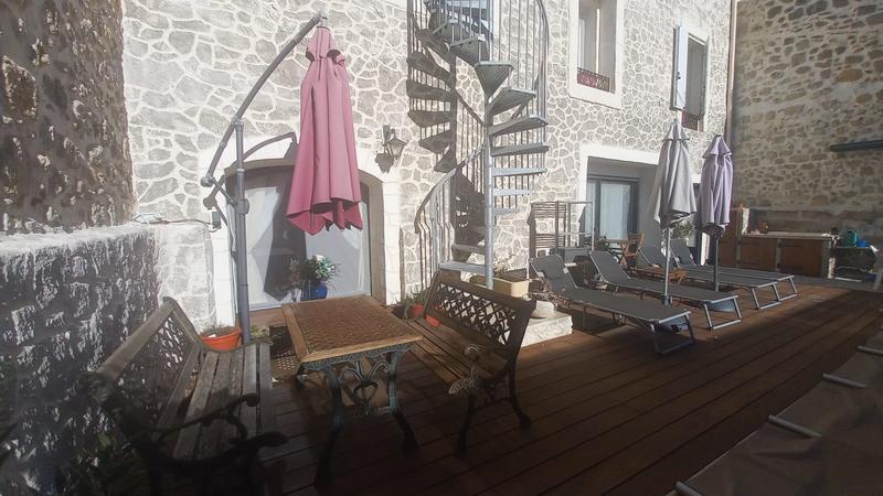 Maison - 209 m² - 8 pièces