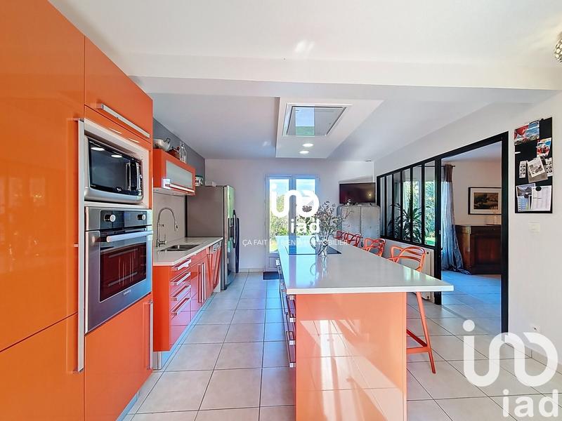 Maison - 217 m² - 9 pièces