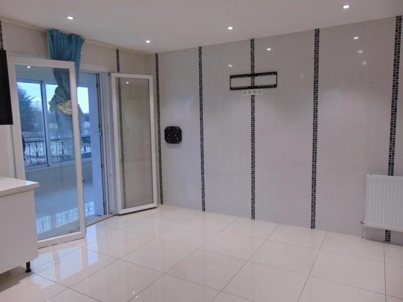 Maison - 145 m² - 9 pièces