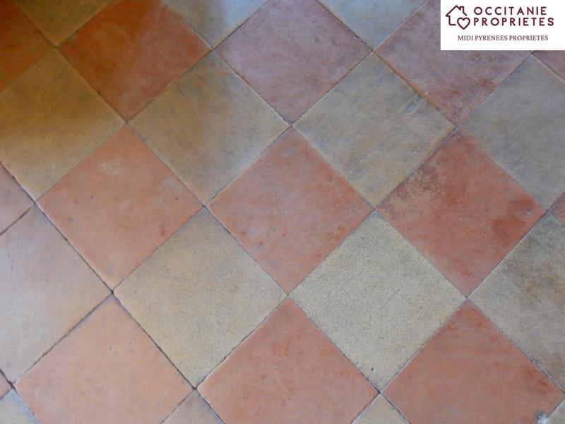 Demeure - 303 m² - 10 pièces