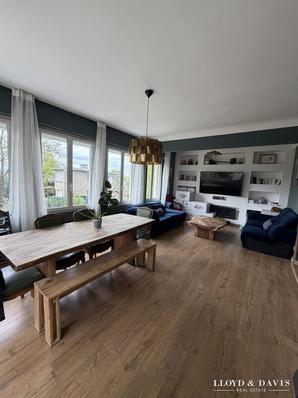 Maison - 200 m² - 8 pièces