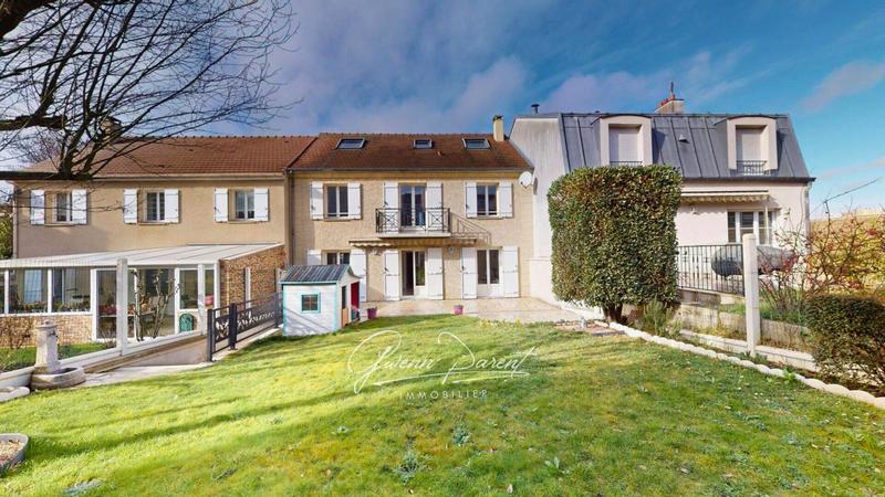 Maison - 165 m² - 8 pièces