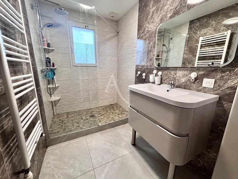 Maison - 106 m² - 6 pièces