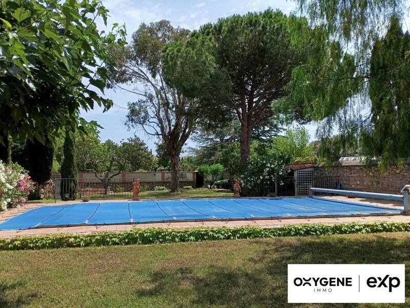 Maison - 438 m² - 14 pièces