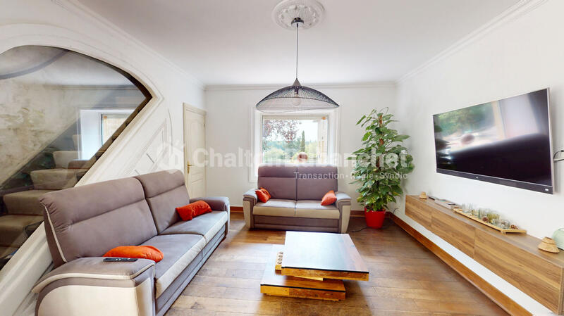 Maison - 310 m² - 8 pièces