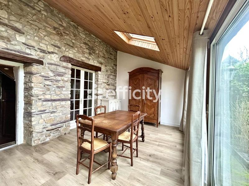 Maison - 143 m² - 7 pièces