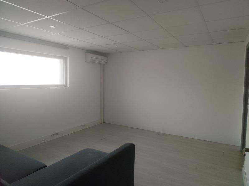 Bureau - 137 m² - 1 pièce