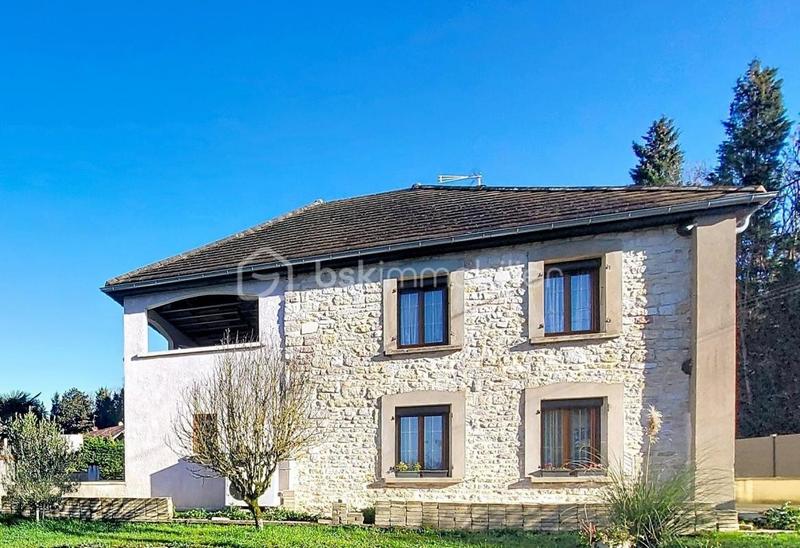 Maison en pierre - 149 m² - 6 pièces