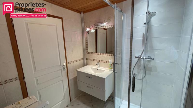 Maison - 210 m² - 6 pièces