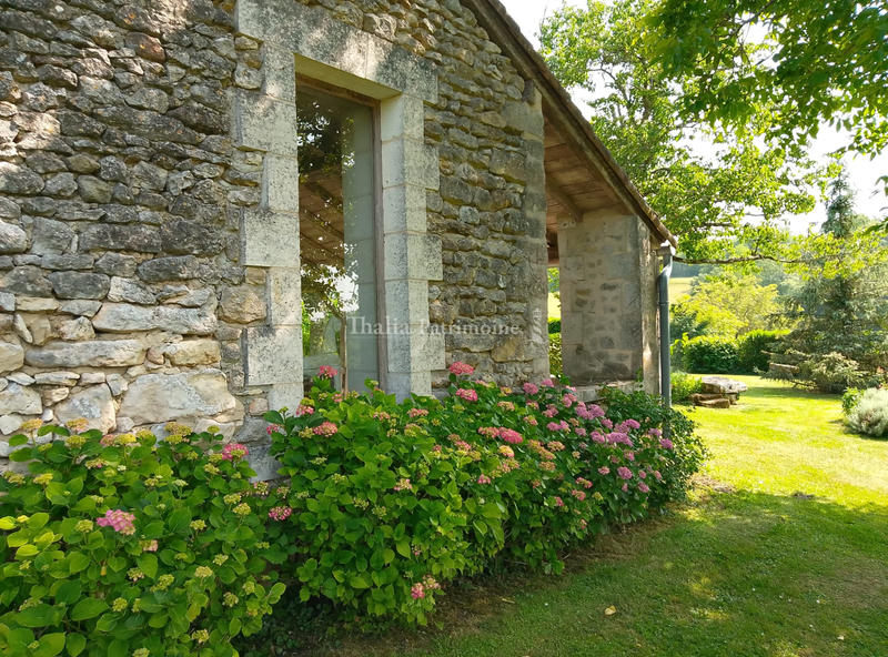 Maison - 240 m² - 9 pièces