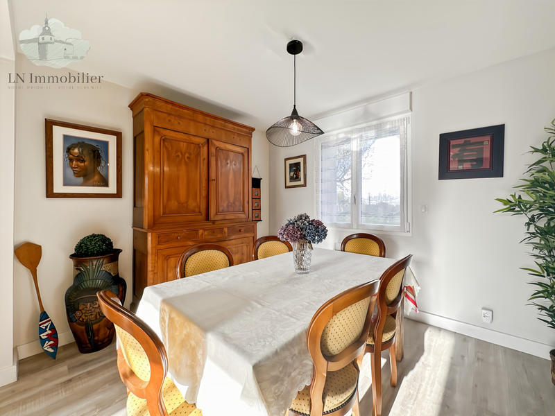 Maison - 92 m² - 5 pièces