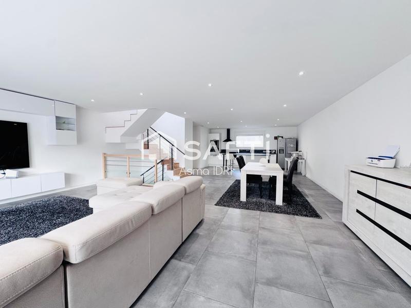 Maison - 230 m² - 7 pièces