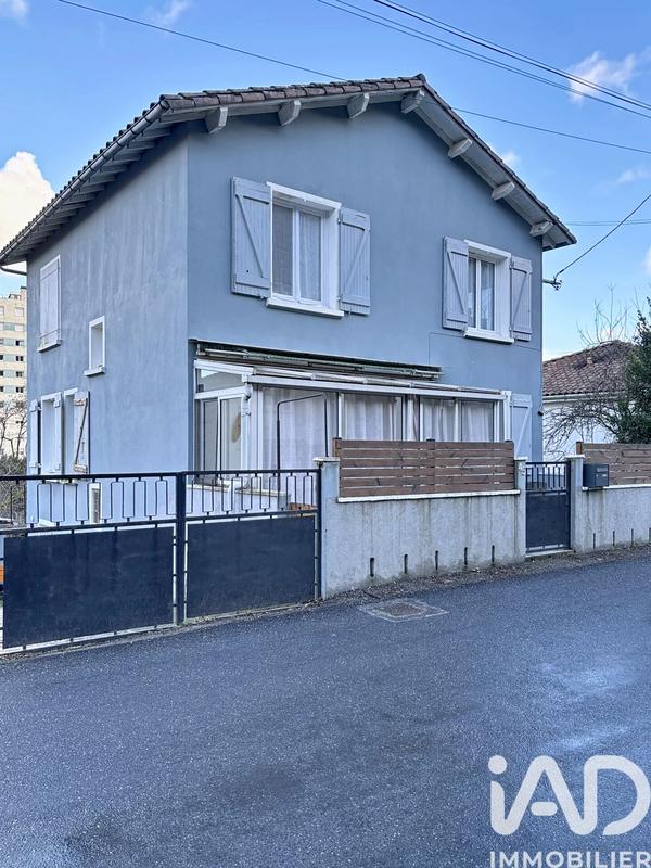 Maison - 90 m² - 5 pièces