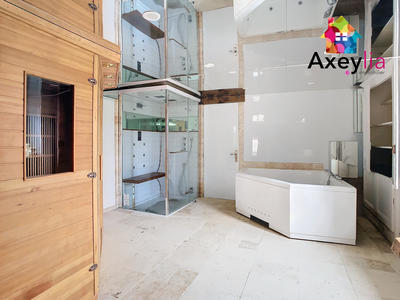 Maison - 250 m² - 5 pièces