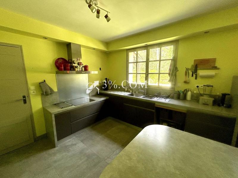 Maison - 205 m² - 8 pièces