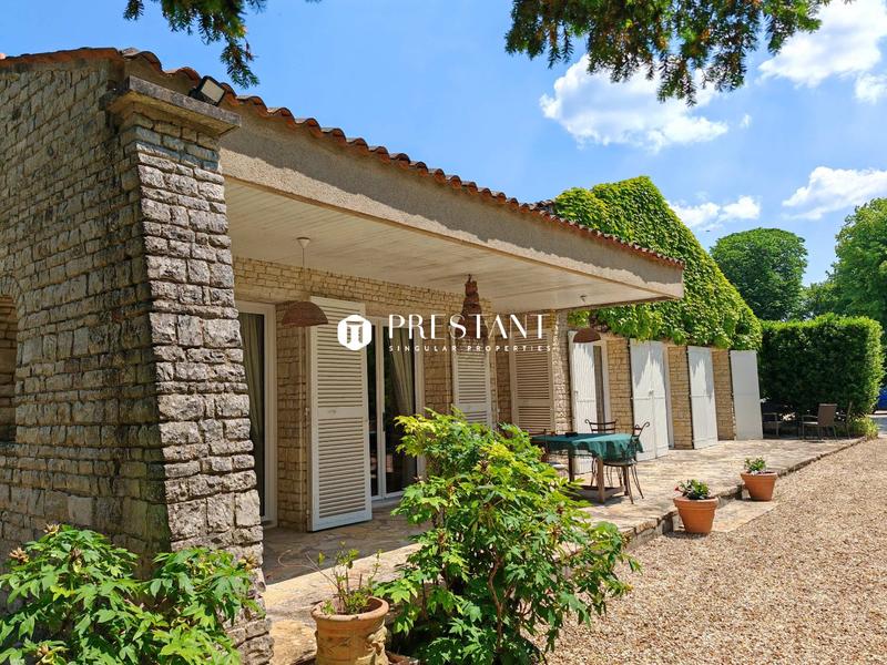 Maison de maîtres - 462 m² - 13 pièces