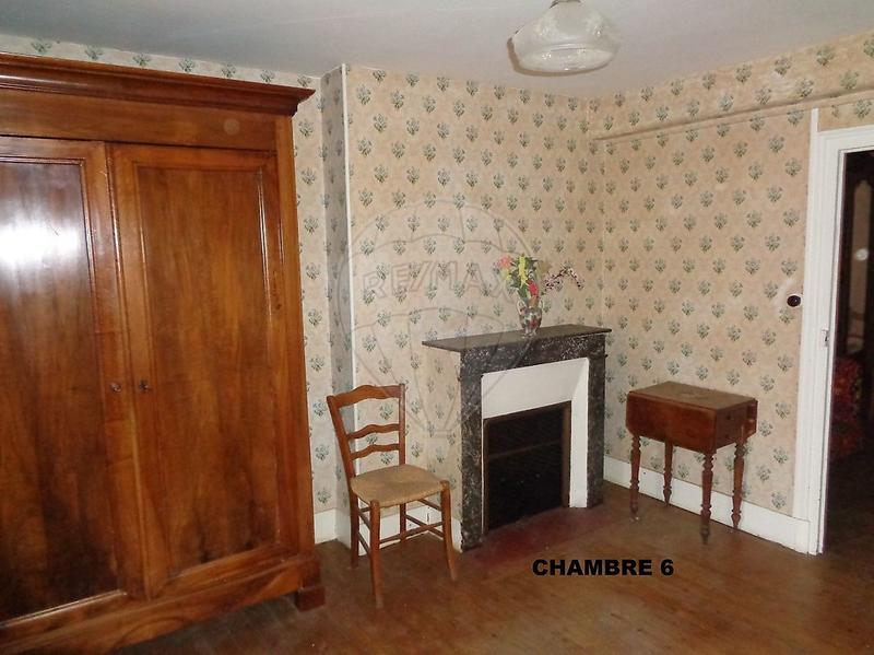 Maison - 170 m² - 9 pièces