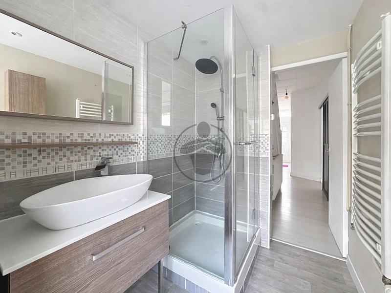 Maison - 96 m² - 5 pièces