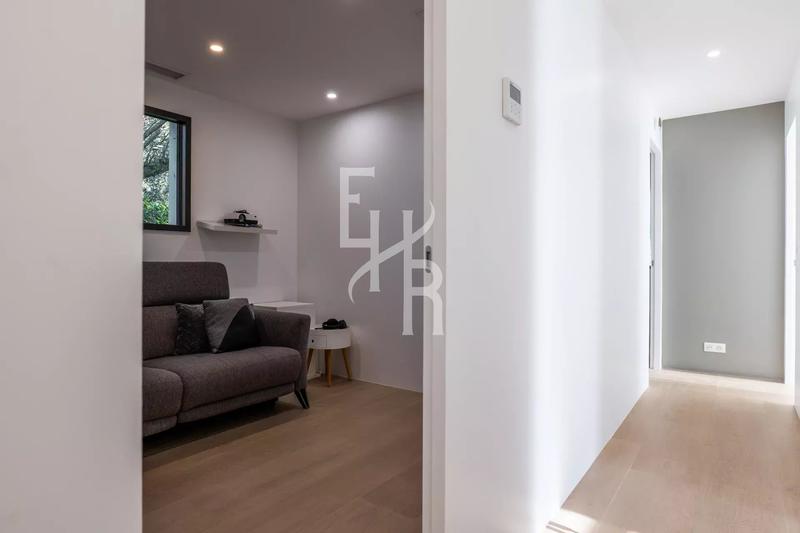 Villa - 245 m² - 5 pièces