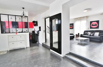 Maison - 197 m² - 6 pièces