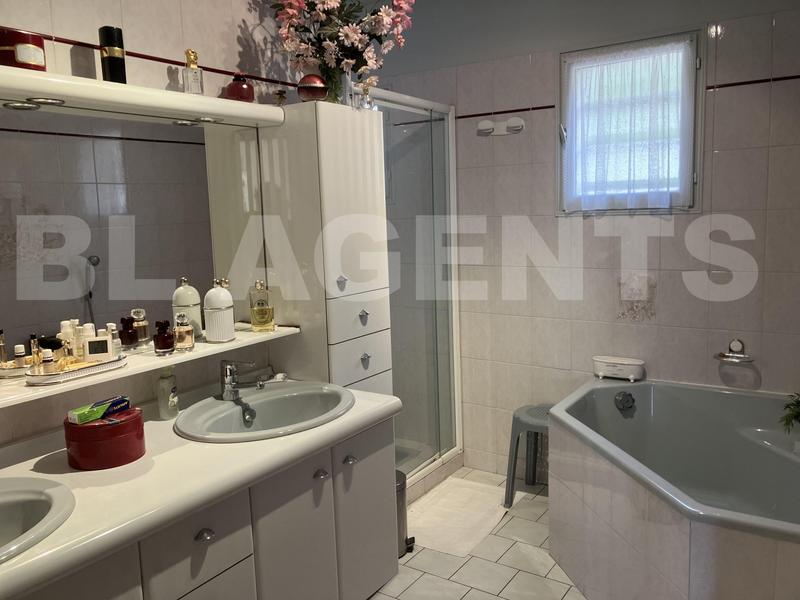 Pavillon - 175 m² - 6 pièces