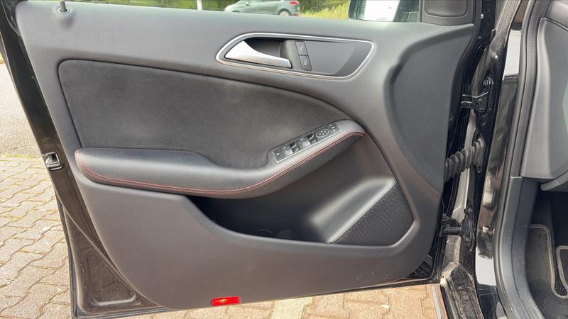 Mercedes Classe B 180 CDi 109 7g-Dct Fascination - Entretien constructeur Toit ouvrant