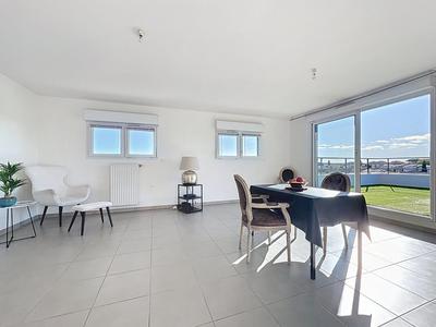 Appartement - 98 m² - 4 pièces