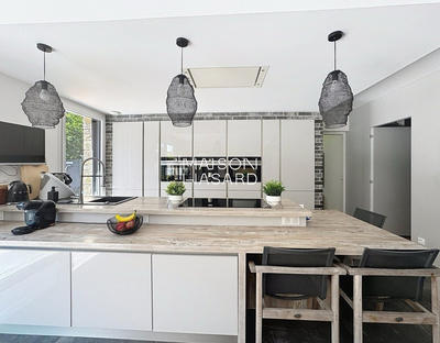 Maison contemporaine - 189 m² - 8 pièces