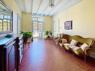 Maison - 343 m² - 10 pièces