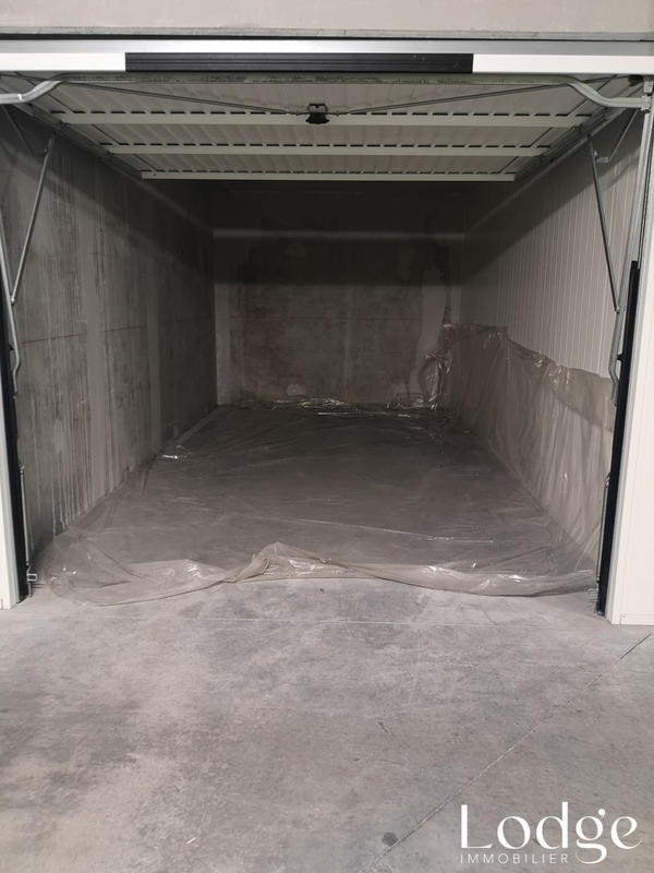 Parking / Garage - 15 m²