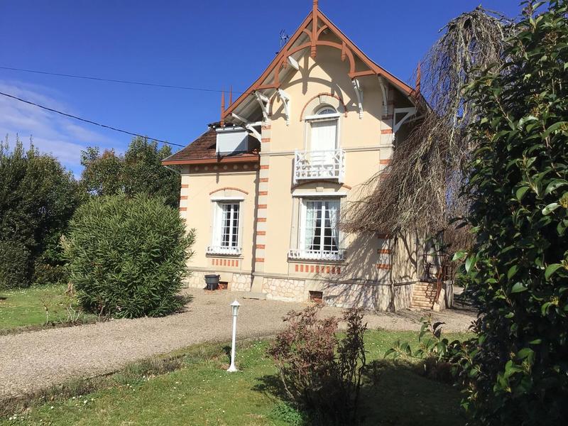Maison - 137 m² - 8 pièces