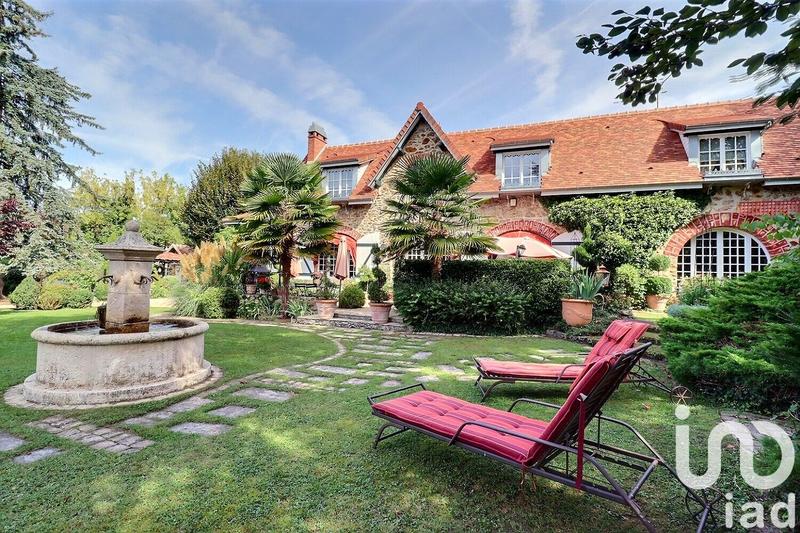 Maison - 250 m² - 10 pièces