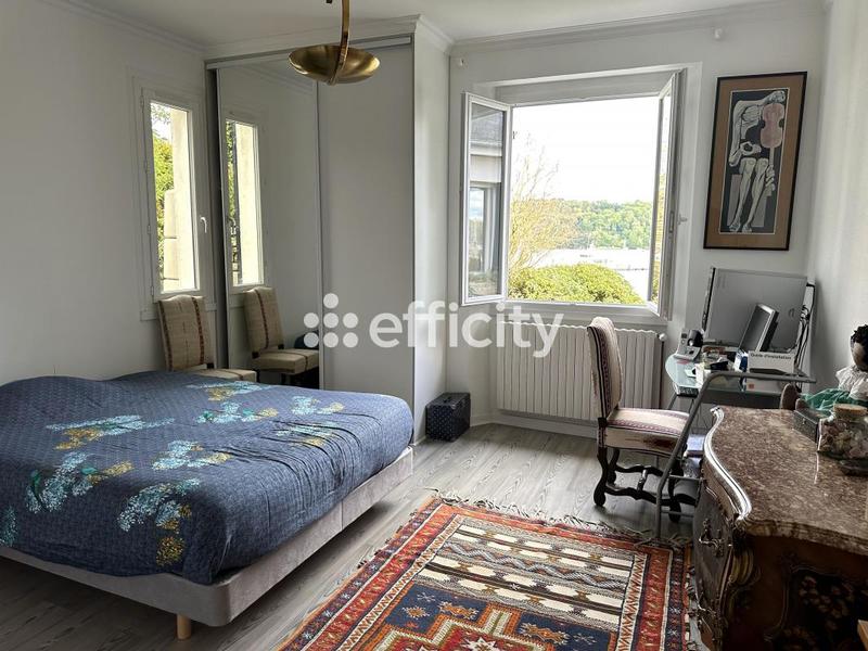 Maison - 200 m² - 7 pièces