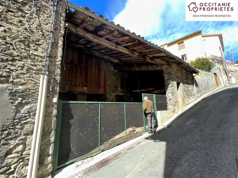 Maison - 300 m² - 4 pièces