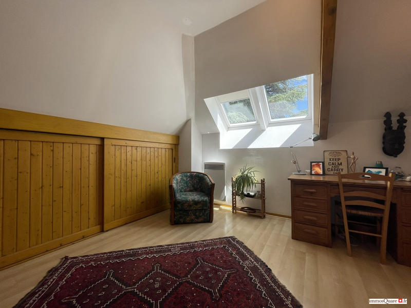 Villa - 249 m² - 9 pièces