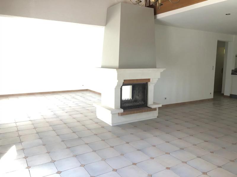 Maison - 205 m² - 7 pièces