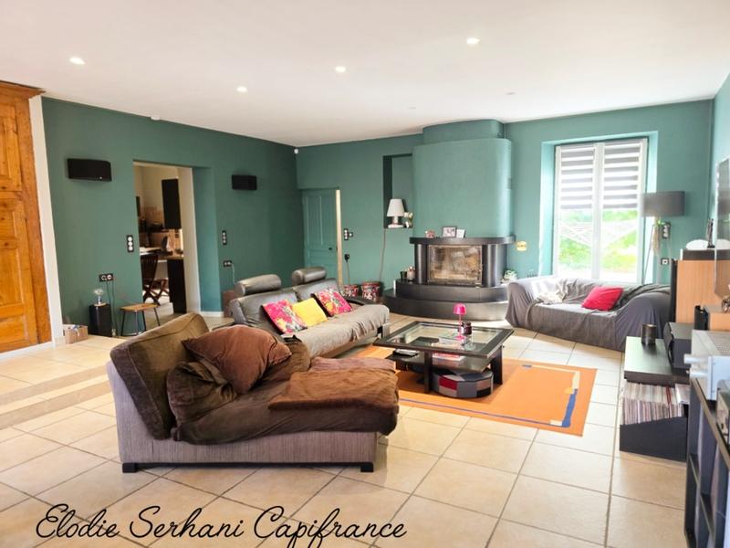 Maison - 340 m² - 9 pièces