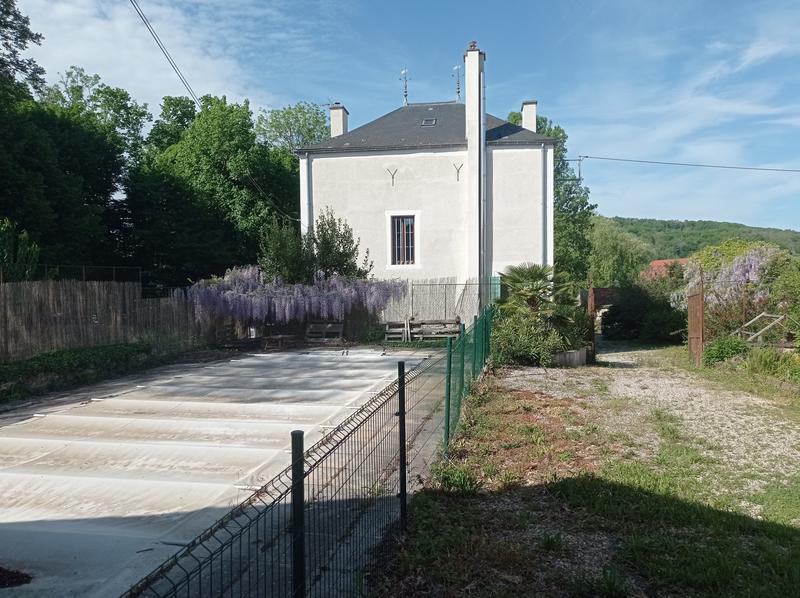 Maison - 210 m² - 10 pièces