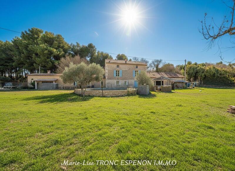 Mas - 266 m² - 8 pièces