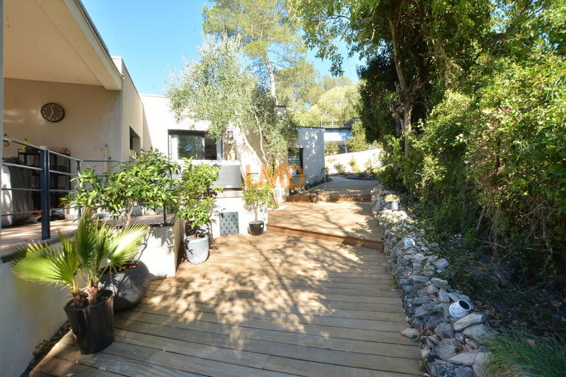 Maison - 147 m² - 6 pièces