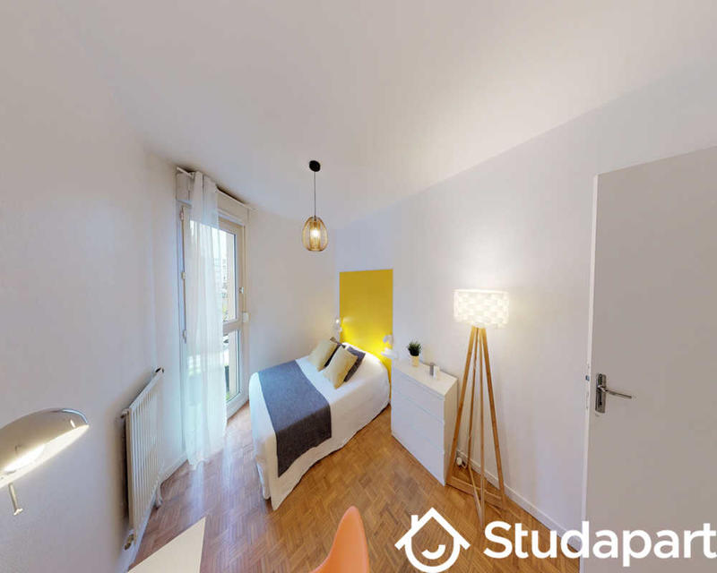 Chambre - 70 m² - 1 pièce