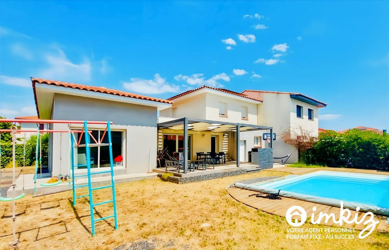 Maison - 140 m² - 5 pièces