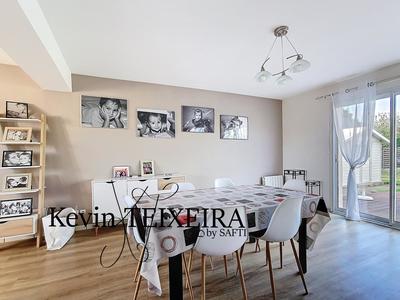 Maison - 149 m² - 9 pièces