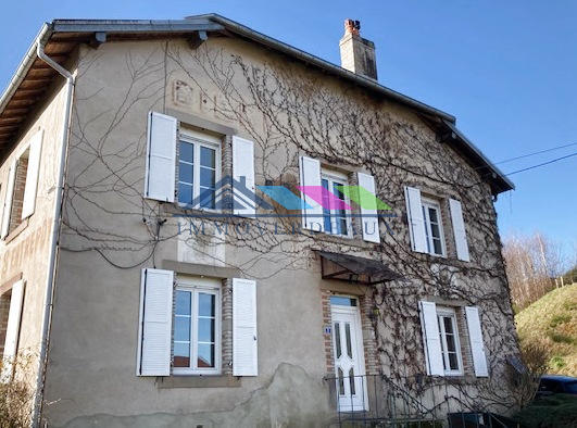Maison - 280 m² - 9 pièces