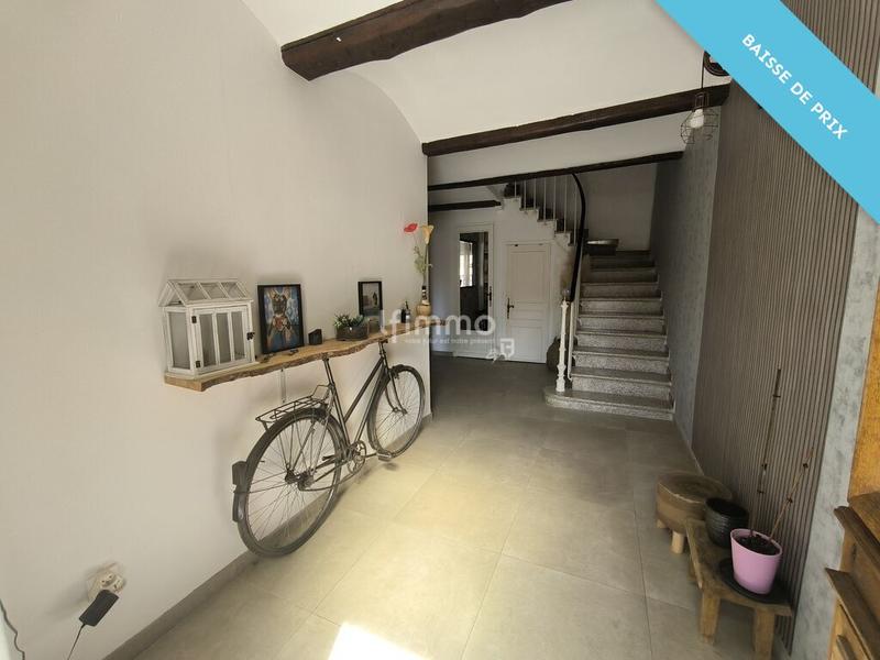 Maison - 260 m² - 9 pièces