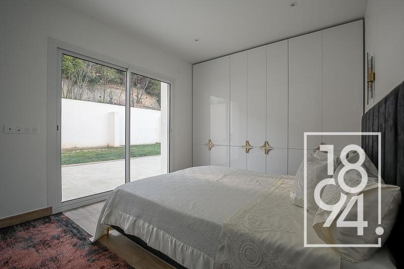 Maison - 280 m² - 7 pièces